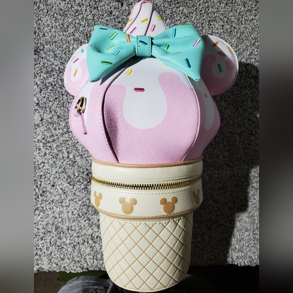 Stitch shoppe disney soft serve icecream crossbody bag - Picture 10 of 16